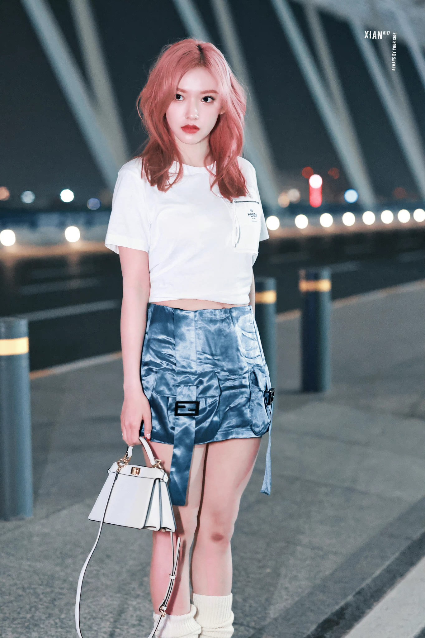 Trước Lương Triều Vỹ, Trình Tiêu vướng tin hẹn hò với Vương Nhất Bác. Cả hai có nhiều sân khấu kết hợp ăn ý, nhiều fan “đẩy thuyền” cặp sao khi hai người đều từng là thần tượng hoạt động ở Hàn Quốc, sau đó quay về quê nhà và đầu quân cho công ty giải trí Nhạc Hoa (Yuehua Entertainment). Trước Lương Triều Vỹ, Trình Tiêu vướng tin hẹn hò với Vương Nhất Bác. Cả hai có nhiều sân khấu kết hợp ăn ý, nhiều fan “đẩy thuyền” cặp sao khi hai người đều từng là thần tượng hoạt động ở Hàn Quốc, sau đó quay về quê nhà và đầu quân cho công ty giải trí Nhạc Hoa (Yuehua Entertainment).