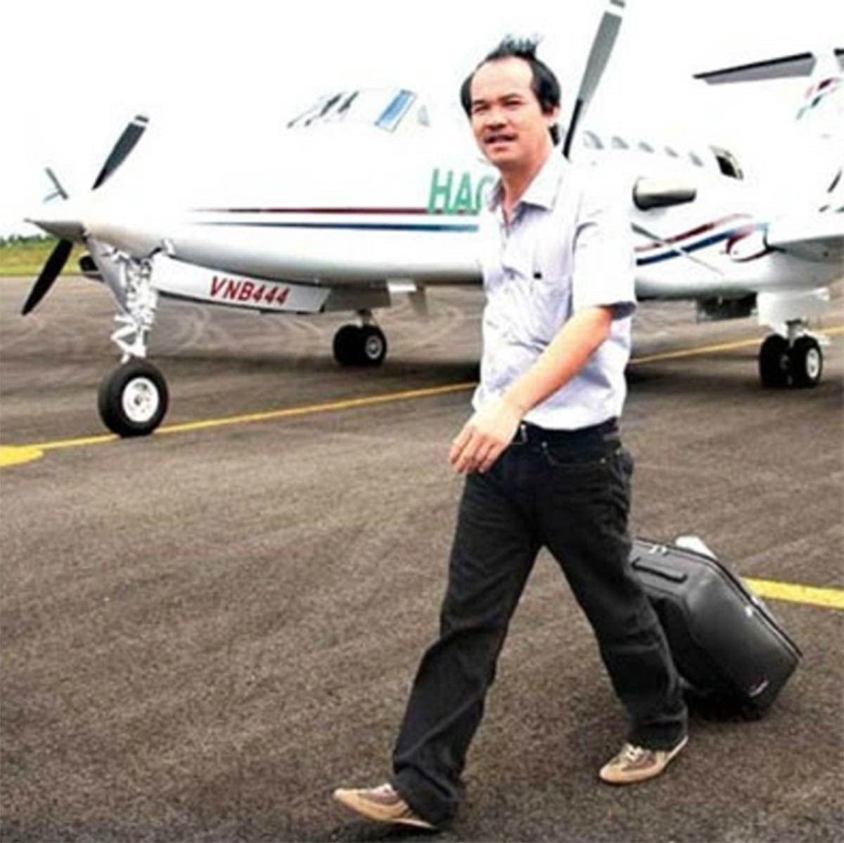 Bầu Đức là người Việt Nam đầu tiên sở hữu máy bay riêng (Ảnh: Dân trí).