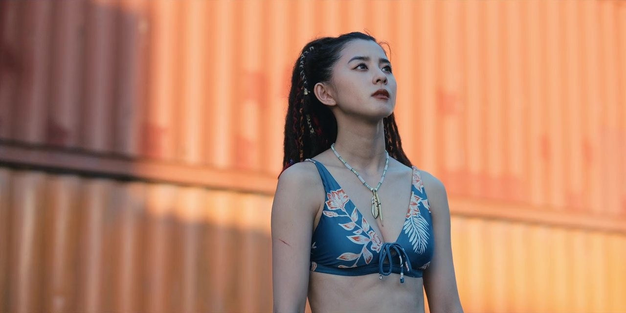 Suốt hành trình chuyện, khán giả luôn thấy Kuina xuất hiện với bộ bikini nóng bỏng và khiến nhiều kẻ phải dè chừng vì những đòn võ mạnh mẽ. Ảnh: NSX.