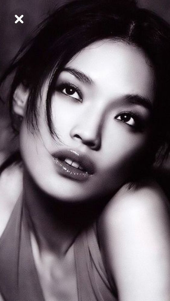 Kể từ năm 2021, Thư Kỳ tạm dừng nhận phim mới vì vấn đề sức khỏe. Cô tiết lộ mình phải chống chọi với tình trạng dị ứng trong nhiều năm qua và phải luôn mang theo thuốc, đồ bảo vệ da khi ra ngoài. Kể từ năm 2021, Thư Kỳ tạm dừng nhận phim mới vì vấn đề sức khỏe. Cô tiết lộ mình phải chống chọi với tình trạng dị ứng trong nhiều năm qua và phải luôn mang theo thuốc, đồ bảo vệ da khi ra ngoài.