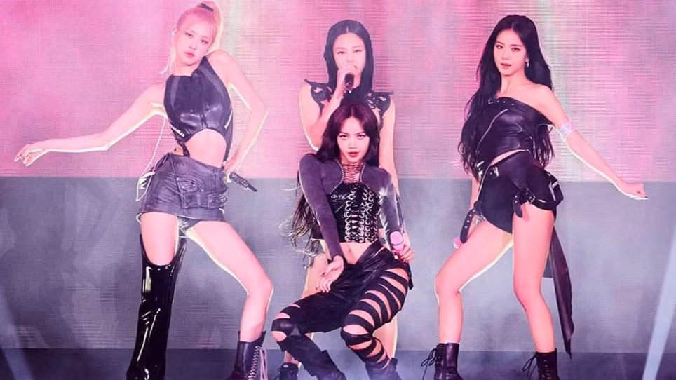 Hai đêm diễn tại Hà Nội nằm trong tour diễn vòng quanh thế giới thứ hai của nhóm Born Pink.