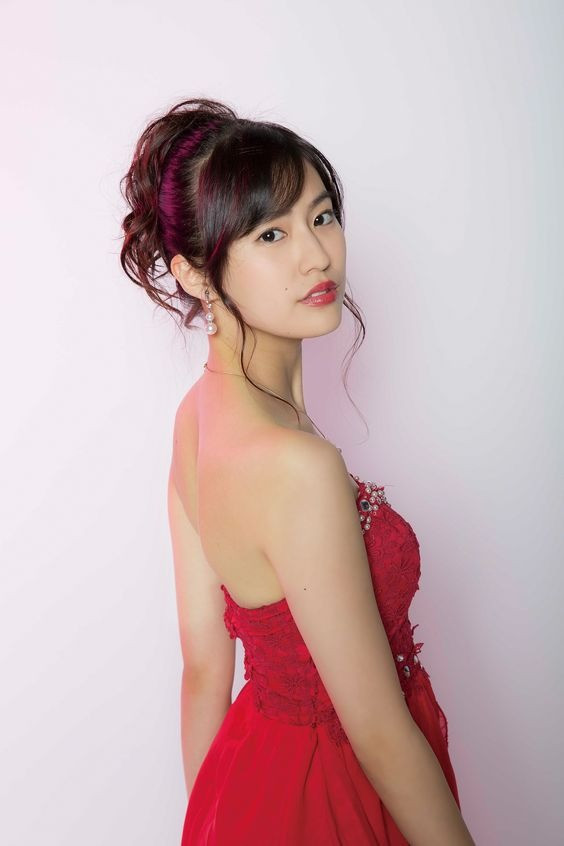 Trước khi đến với Alice In Borderland 2, Tsunematsu Yuri đã là diễn viên quen mặt của làng giải trí xứ sở Phù Tang. Cô có kinh nghiệm phong phú với điện ảnh, đóng phim từ năm lên 6 với bộ phim truyền hình đầu tay Ruri no Shima. Ảnh: Pinterest. Trước khi đến với Alice In Borderland 2, Tsunematsu Yuri đã là diễn viên quen mặt của làng giải trí xứ sở Phù Tang. Cô có kinh nghiệm phong phú với điện ảnh, đóng phim từ năm lên 6 với bộ phim truyền hình đầu tay Ruri no Shima. Ảnh: Pinterest.