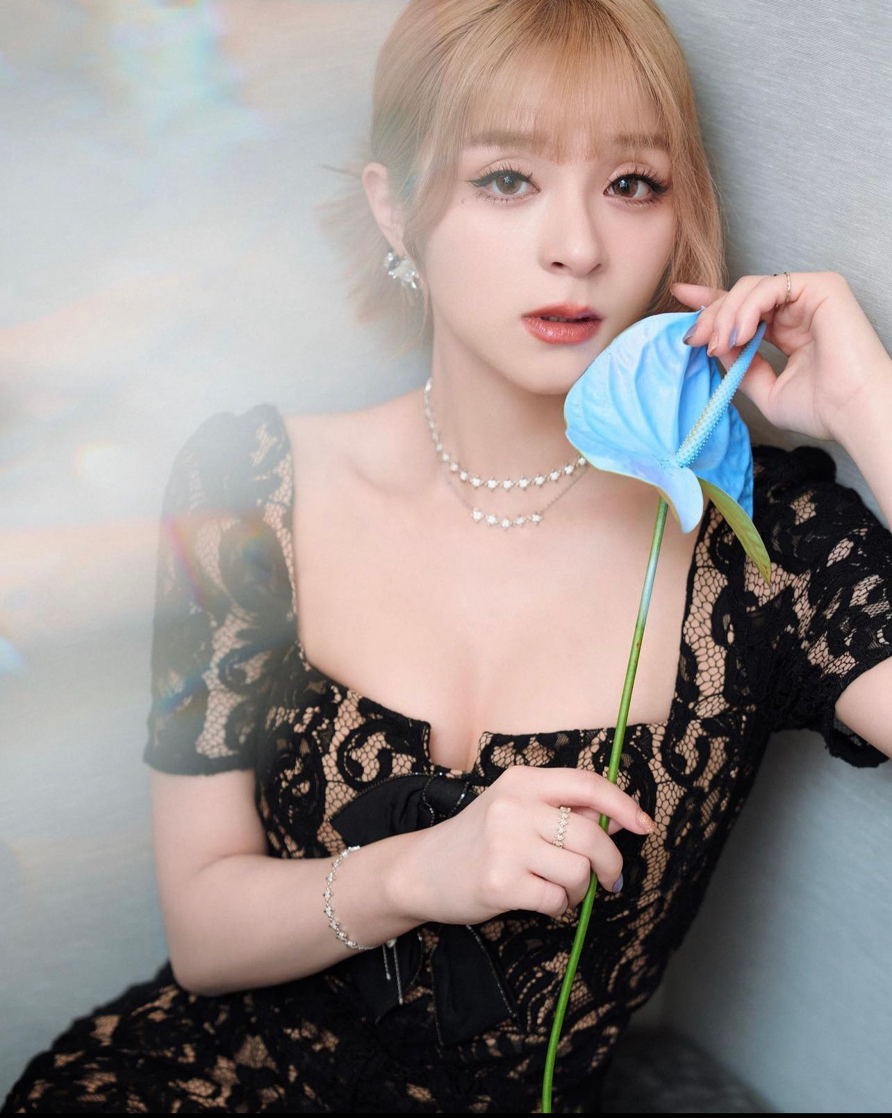 Tính đến thời điểm này, sân khấu Gokuraku Jodo ở Đạp gió 2023 hút gần 12 triệu lượt xem sau 1 tuần công chiếu – con số lớn ở nền tảng Bilibili. Ngoài ra, sân khấu kết hợp cùng Cung Lâm Na đang tăng vọt với hơn 3,8 triệu lượt xem sau 1 ngày ra mắt.