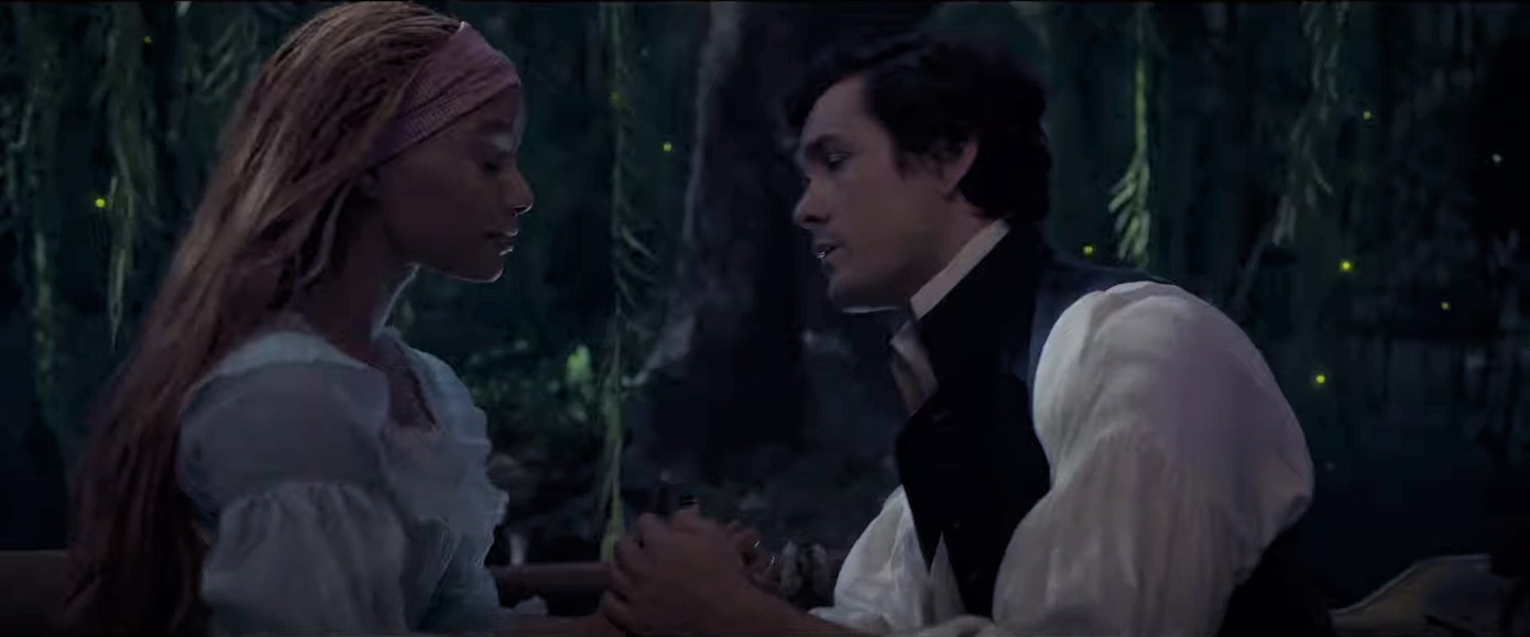 Hoàng tử Eric và phù thủy Ursula (phải) lộ diện trong teaser trailer 2. Hoàng tử Eric và phù thủy Ursula (phải) lộ diện trong teaser trailer 2.