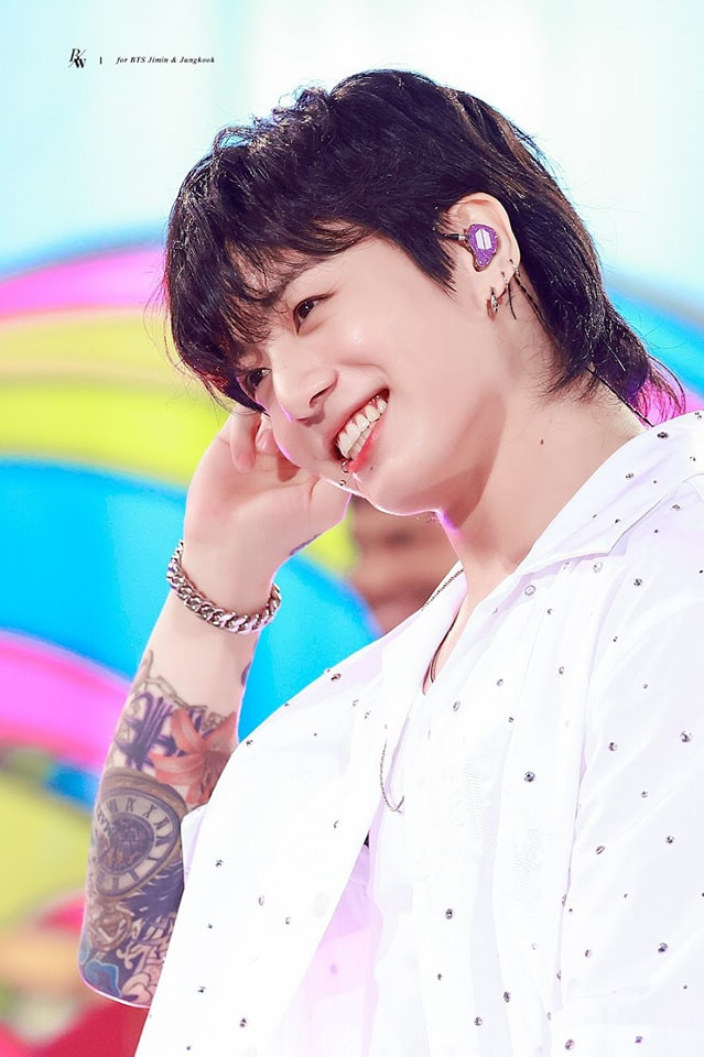 Jungkook phá vỡ nhiều kỷ lục của BTS nói riêng và Kpop nói chung chỉ nhờ đĩa đơn duy nhất Seven. Ảnh: Twitter. Jungkook phá vỡ nhiều kỷ lục của BTS nói riêng và Kpop nói chung chỉ nhờ đĩa đơn duy nhất Seven. Ảnh: Twitter.