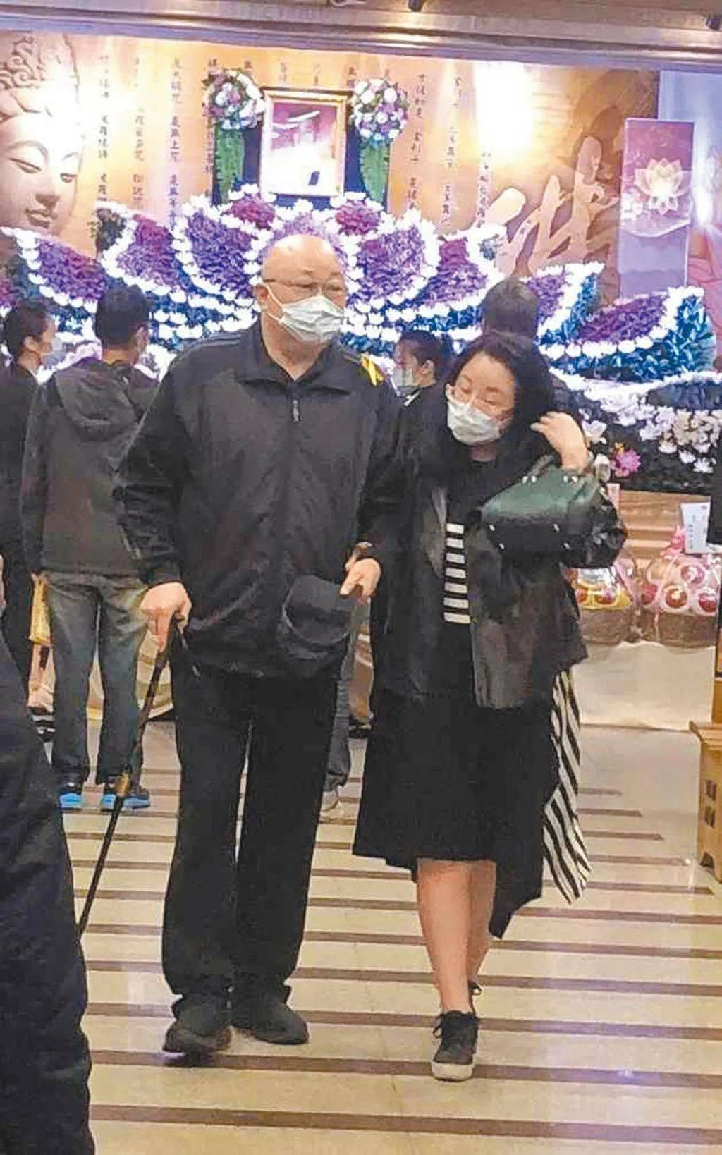 Vợ chồng Kim Siêu Quần và Trần Kỳ.