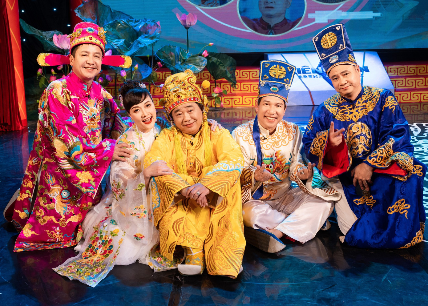 Nghệ sĩ Vân Dung có 20 năm đồng hành cùng Táo Quân. Nghệ sĩ Vân Dung có 20 năm đồng hành cùng Táo Quân.