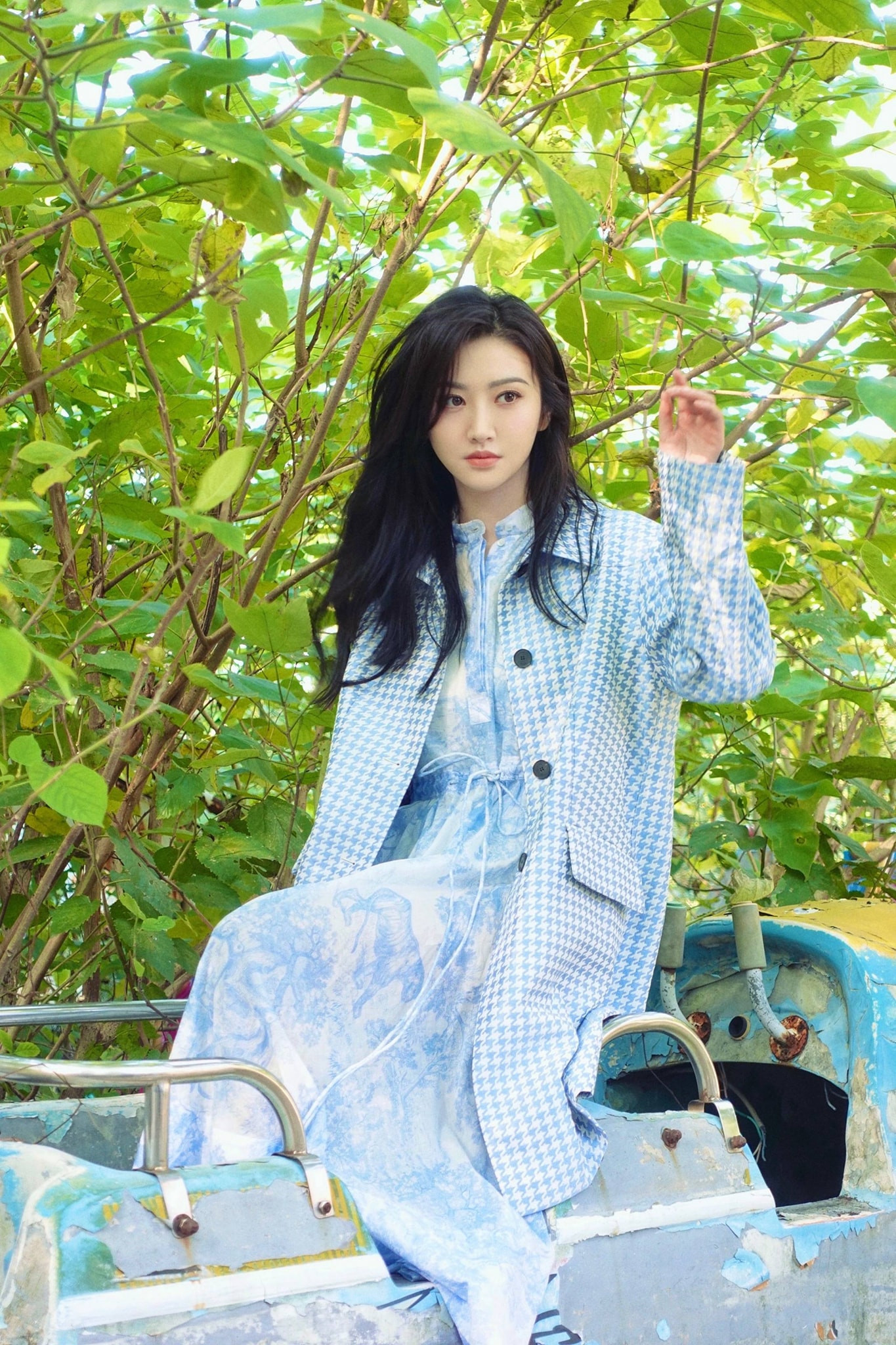 Cảnh Điềm chưa lên tiếng trước ồn ào bị Trương Kế Khoa phát tán video nhạy cảm. Nhiều khán giả lên tiếng bảo vệ Cảnh Điềm, cho rằng sự thật có như thế nào, đệ nhất mỹ nữ Bắc Kinh vẫn là người chịu nhiều thương tổn nhất. Cảnh Điềm chưa lên tiếng trước ồn ào bị Trương Kế Khoa phát tán video nhạy cảm. Nhiều khán giả lên tiếng bảo vệ Cảnh Điềm, cho rằng sự thật có như thế nào, đệ nhất mỹ nữ Bắc Kinh vẫn là người chịu nhiều thương tổn nhất.