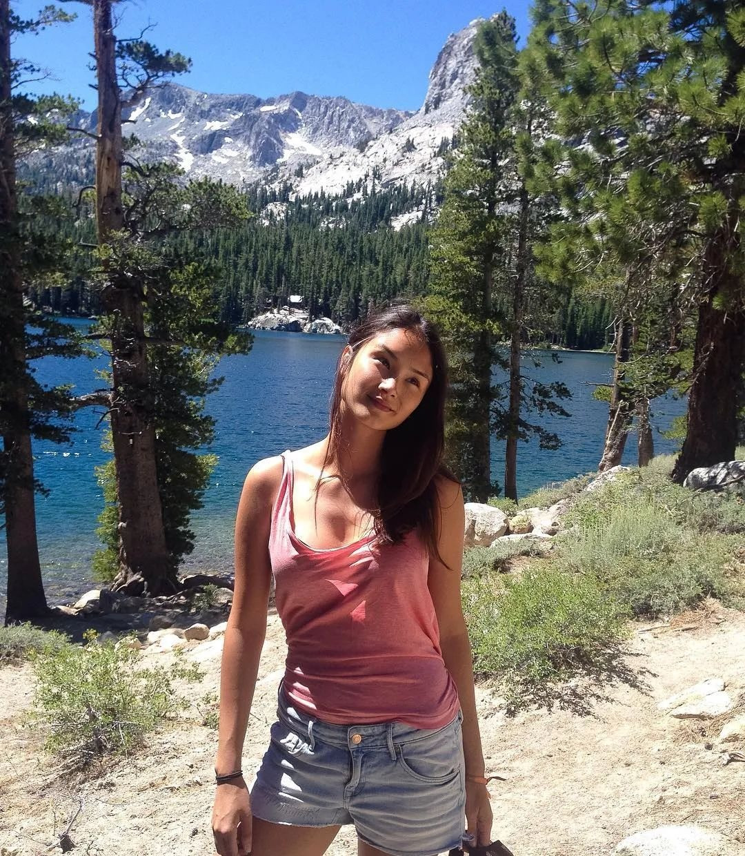 Karolina Conchet sinh năm 2001. Cha là người Lào và mẹ là người Ba Lan. Cô có tuổi thơ sống ở Pháp và sau đó chuyển đến Anh sinh sống, nhập tịch. Những năm gần đầy, nữ diễn viên mới có cơ hội trở về cội nguồn, thăm Lào. Karolina Conchet sinh năm 2001. Cha là người Lào và mẹ là người Ba Lan. Cô có tuổi thơ sống ở Pháp và sau đó chuyển đến Anh sinh sống, nhập tịch. Những năm gần đầy, nữ diễn viên mới có cơ hội trở về cội nguồn, thăm Lào.