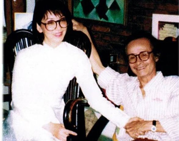 Trịnh Công Sơn và Dao Ánh gặp lại sau 20 năm. Ảnh: MXH.