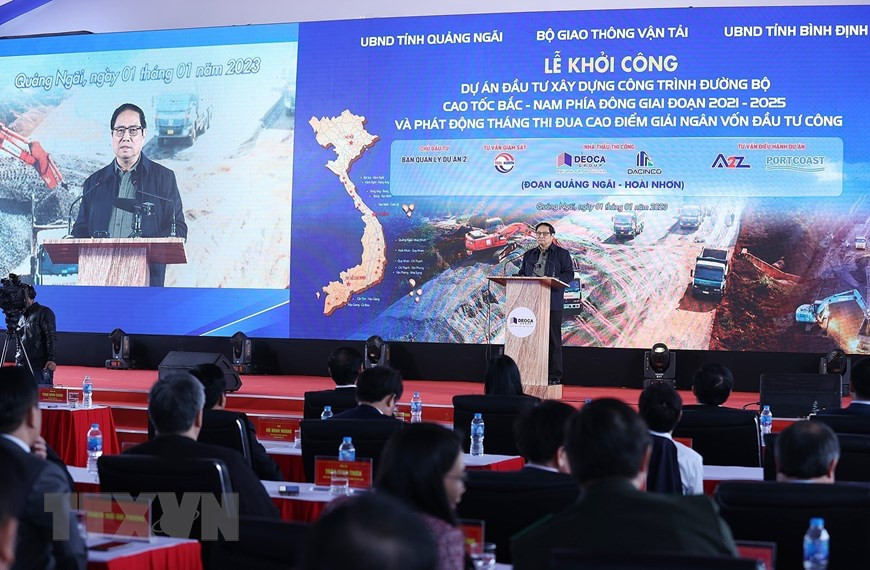 Thủ tướng phát biểu tại Lễ khởi công dự án đường bộ cao tốc Bắc-Nam phía Đông. (Ảnh: Dương Giang/TTXVN) Thủ tướng phát biểu tại Lễ khởi công dự án đường bộ cao tốc Bắc-Nam phía Đông. (Ảnh: Dương Giang/TTXVN)