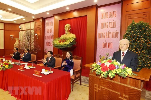 Tổng Bí thư Nguyễn Phú Trọng chúc Tết các lãnh đạo và nguyên lãnh đạo Đảng, Nhà nước. (Ảnh: Trí Dũng/TTXVN)