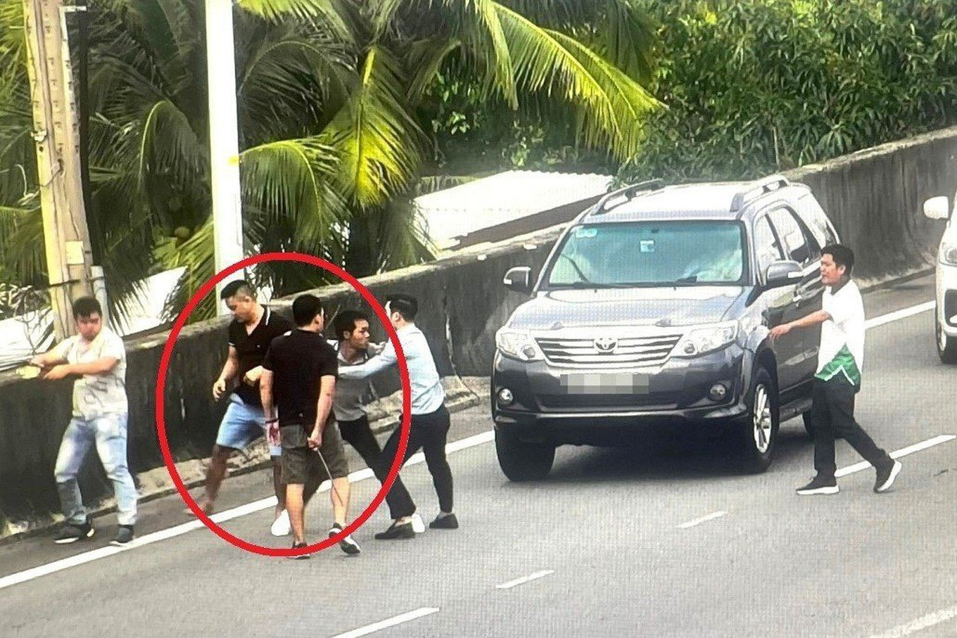 Toàn bộ vụ việc được camera an ninh ghi lại (Ảnh: nạn nhân cung cấp).