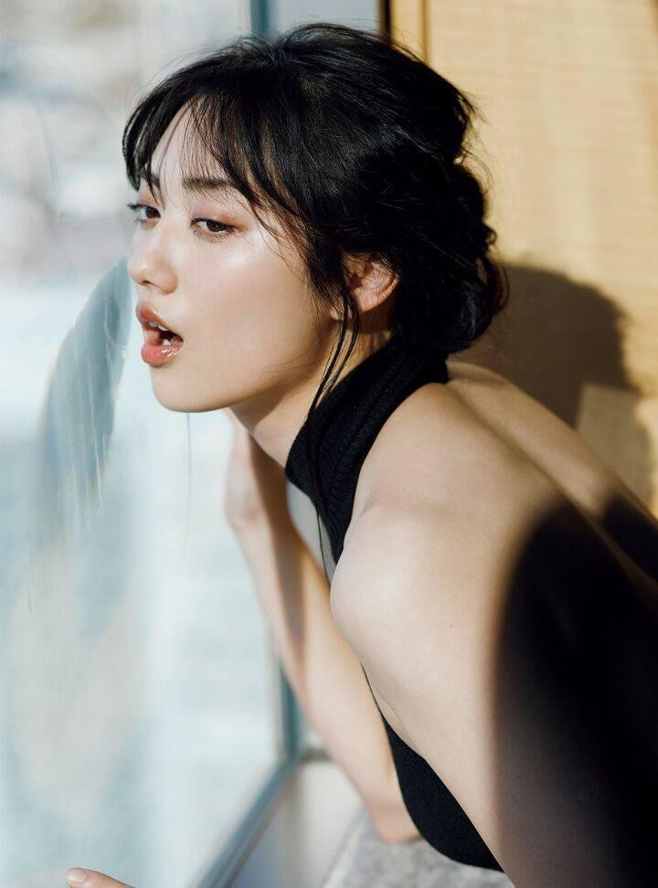 Tờ Oricon đưa tin nữ diễn viên, người mẫu Kazusa Okuyama thông báo kết hôn. Nữ diễn viên tiết lộ cô đang mang thai, em bé chào đời vào mùa hè.