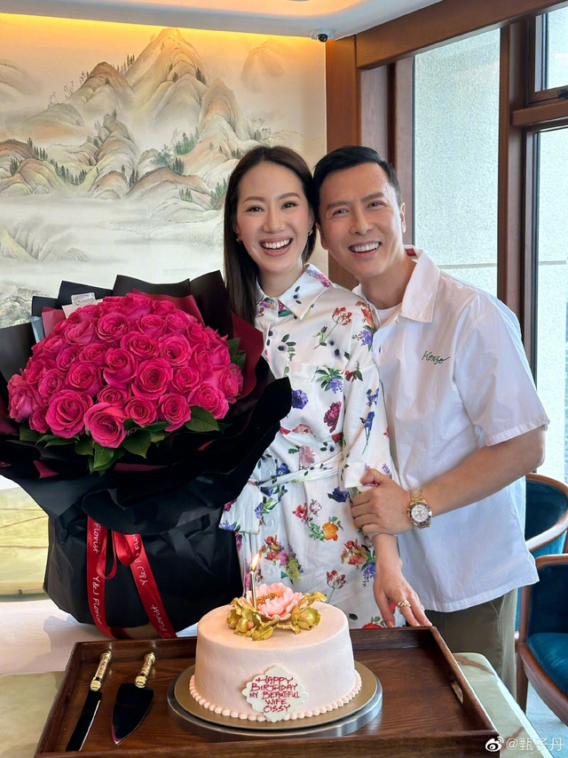 Chân Tử Đan chúc mừng sinh nhật vợ. Ảnh: Weibo.