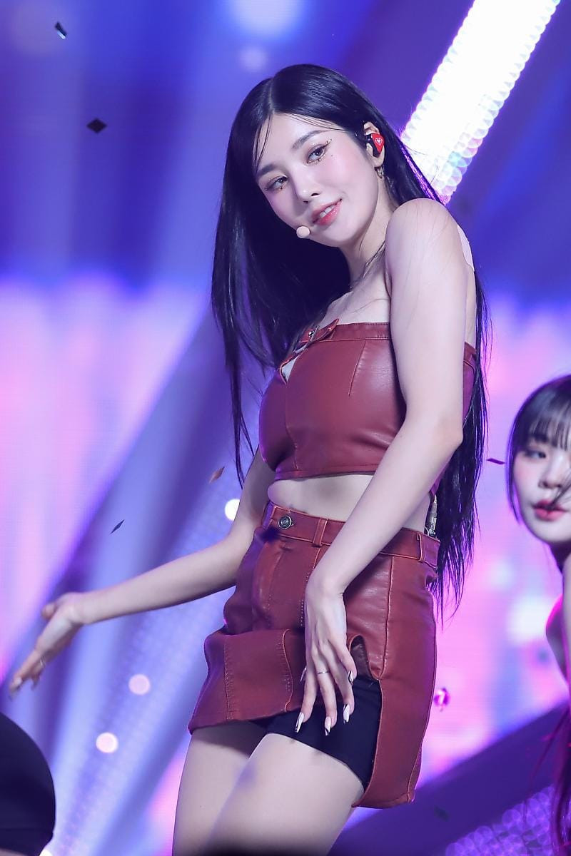 Hồi đầu tháng 8, Kwon Eun Bi trở lại với bài hát mới bằng hình ảnh vừa quyến rũ, vừa thanh thuần, đón nhận sự ủng hộ lớn từ fan. Hiện, mỹ nhân 28 tuổi tích cực ở nhiều lĩnh vực như nhạc kịch, giải trí, radio…