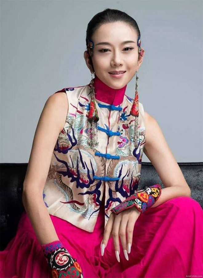 Dương Lệ Bình giữ được vóc dáng thanh mảnh, tươi trẻ ở tuổi 64. Ảnh: Weibo. Dương Lệ Bình giữ được vóc dáng thanh mảnh, tươi trẻ ở tuổi 64. Ảnh: Weibo.