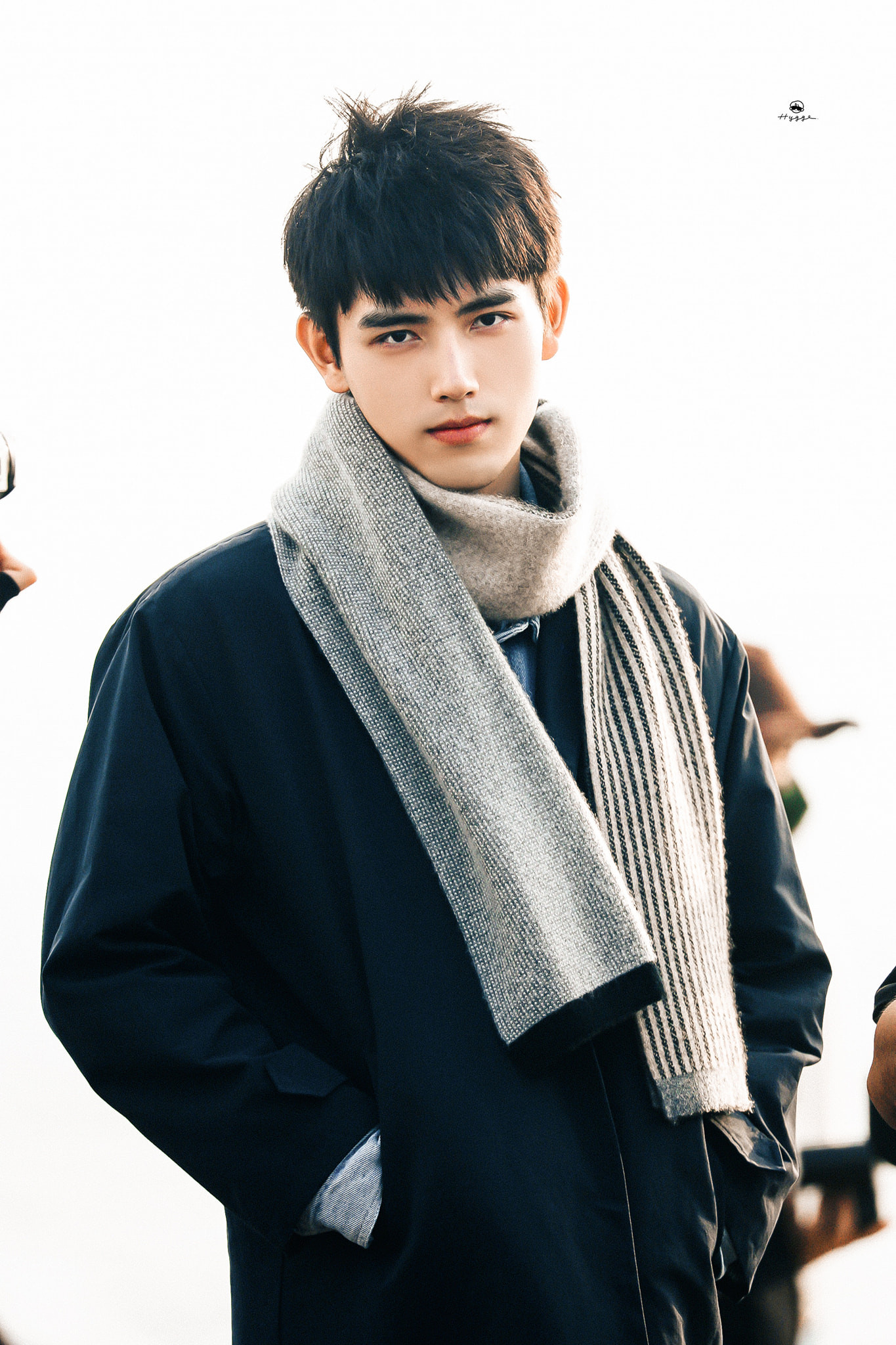 Nguồn tin nói cô gái họ Hồ đã kết hôn, bộ ảnh giường chiếu là do chồng cô bán lại cho blogger. Ngoài ra, có tin diễn viên Trần Hồng - mẹ của Trần Phi Vũ từng muốn mua lại với giá 2 triệu NDT (khoảng 6,9 tỷ đồng) nhưng không thành. Weibo tiếp tục xôn xao khi có tin blogger chuẩn bị tung ra video giường chiếu của Trần Phi Vũ. Nguồn tin nói cô gái họ Hồ đã kết hôn, bộ ảnh giường chiếu là do chồng cô bán lại cho blogger. Ngoài ra, có tin diễn viên Trần Hồng - mẹ của Trần Phi Vũ từng muốn mua lại với giá 2 triệu NDT (khoảng 6,9 tỷ đồng) nhưng không thành. Weibo tiếp tục xôn xao khi có tin blogger chuẩn bị tung ra video giường chiếu của Trần Phi Vũ.