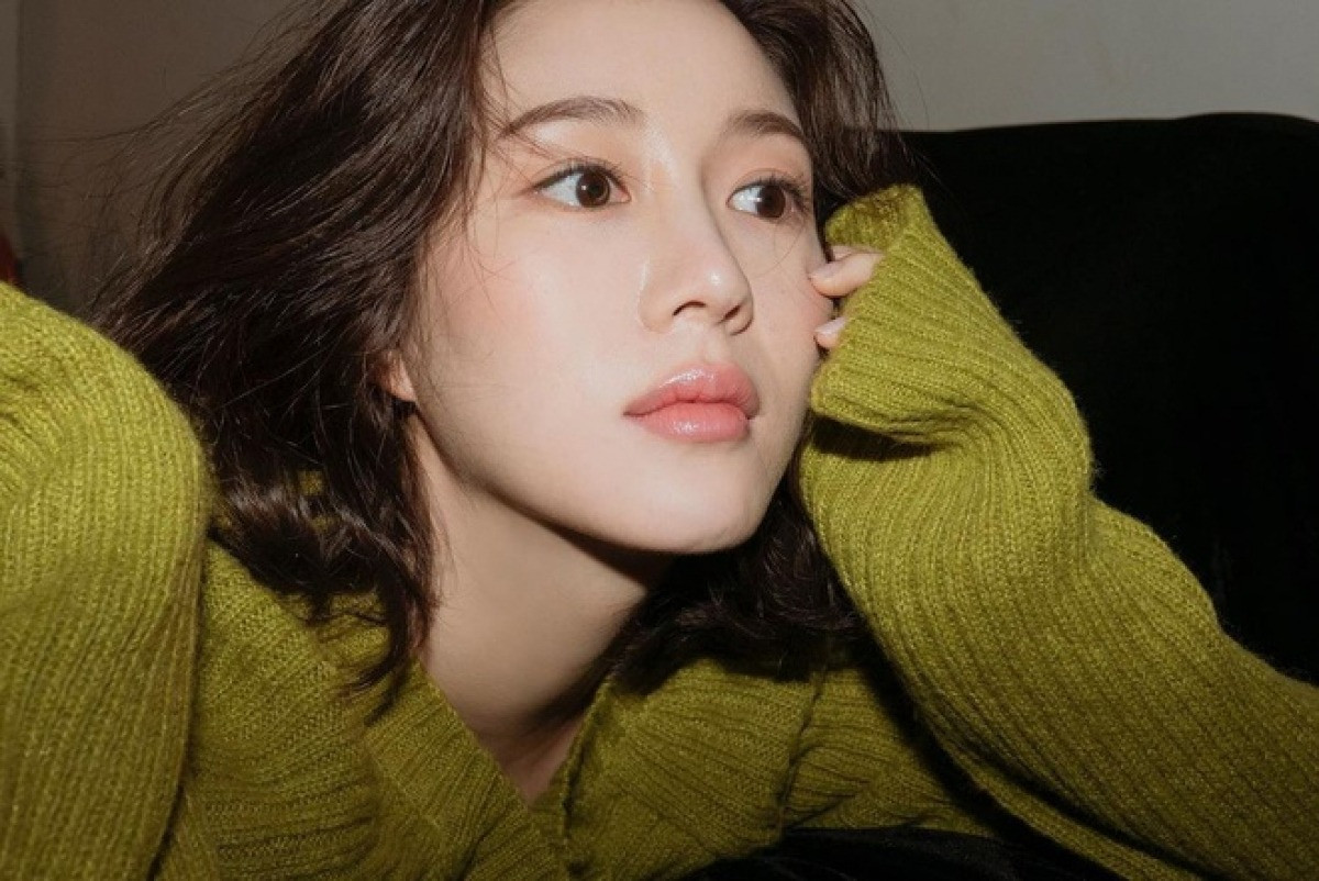 Nói về một nửa của mình, diễn viên Bạn gái tôi là hồ ly cho biết: “Cô ấy có trái tim ấm áp và yêu thương, là người tôi muốn ở bên mãi mãi. Chúng tôi cùng nhau chia sẻ niềm vui, vượt qua thử thách cùng nhau và không buông tay cho dù có khó khăn thế nào”. Lee Seung Gi mong nhận được lời chúc phúc từ khán giả. Nói về một nửa của mình, diễn viên Bạn gái tôi là hồ ly cho biết: “Cô ấy có trái tim ấm áp và yêu thương, là người tôi muốn ở bên mãi mãi. Chúng tôi cùng nhau chia sẻ niềm vui, vượt qua thử thách cùng nhau và không buông tay cho dù có khó khăn thế nào”. Lee Seung Gi mong nhận được lời chúc phúc từ khán giả.