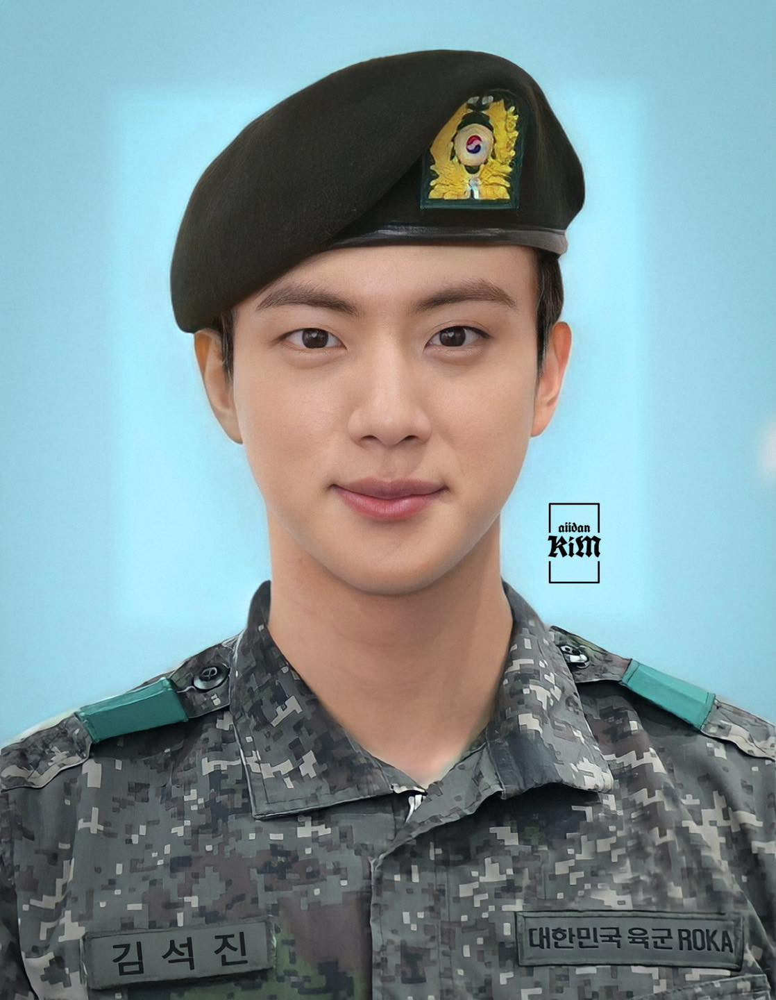 Jin (BTS) trong quân ngũ.