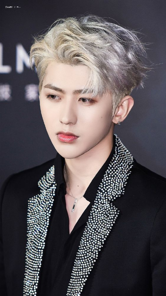 Thái Từ Khôn im lặng suốt 1 tuần dù liên tiếp tin xấu nhắm vào anh. Ảnh: Pinterest.