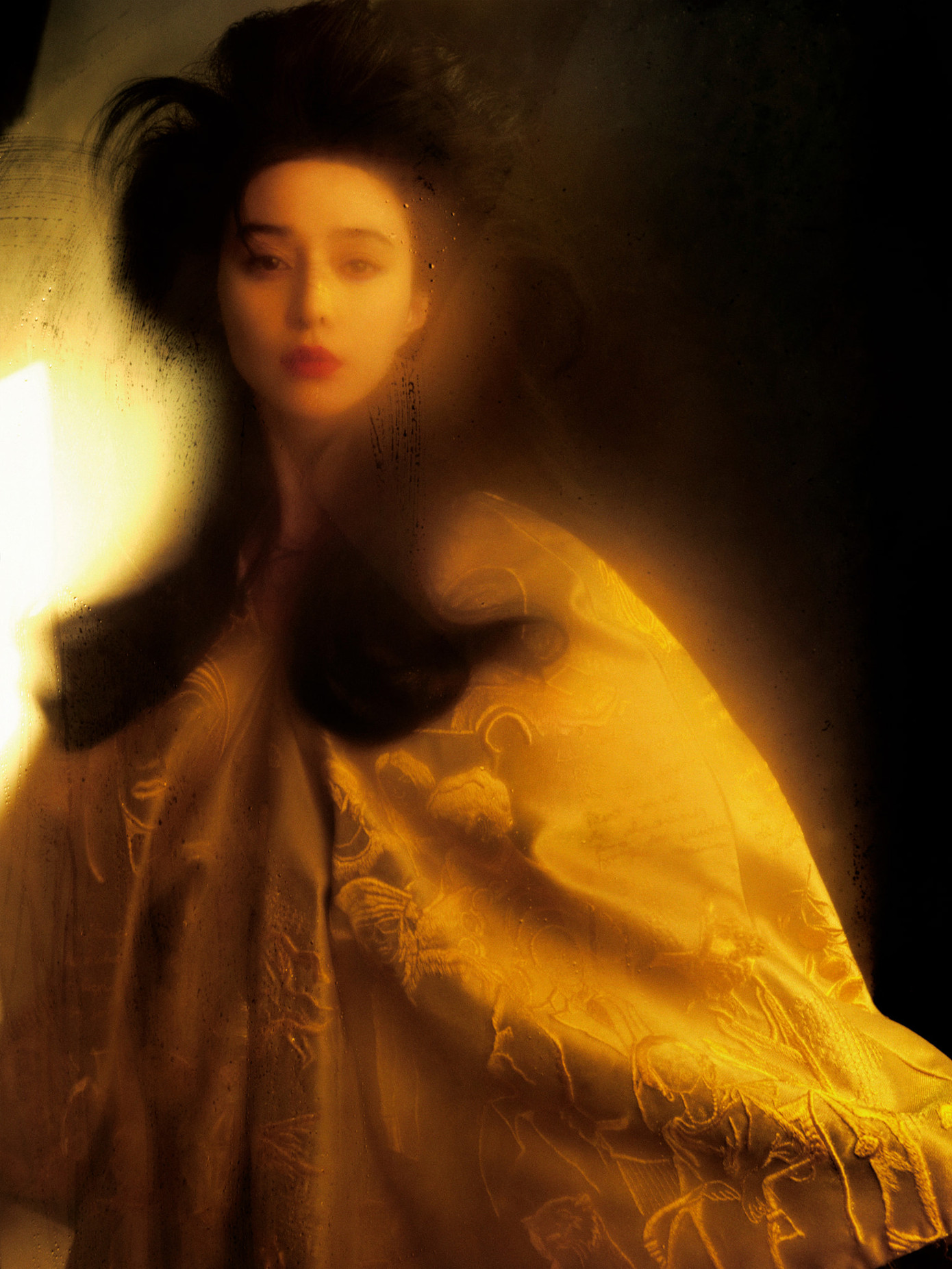 “Phạm Gia quả nhiên là Phạm Gia. Dù cho có mọc lên bao lứa tiểu hoa gương mặt xinh đẹp tới đâu, cái thần của Phạm Băng Băng cũng khó ai bì kịp”, “Cảm hứng hình ảnh đẳng cấp, thần thái cũng đủ khiến người ta thán phục”… cư dân mạng để lại bình luận.