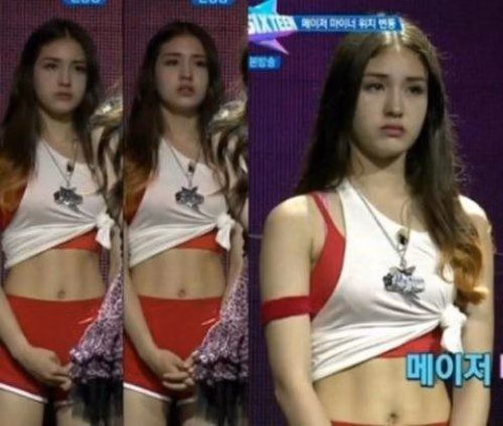 Tham gia chương trình Sixteen, Jeon Somi mới 14 tuổi. Cô nhận phản ứng trái chiều từ khán giả khi ăn mặc gợi cảm hơn độ tuổi.