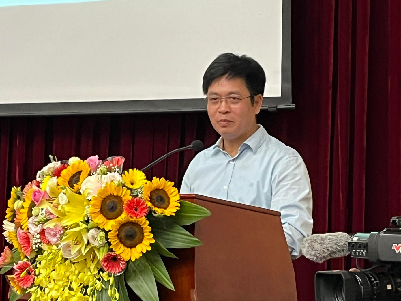 (Vụ trưởng Vụ GD Trung học - PGS. TS Nguyễn Xuân Thành) (Vụ trưởng Vụ GD Trung học - PGS. TS Nguyễn Xuân Thành)