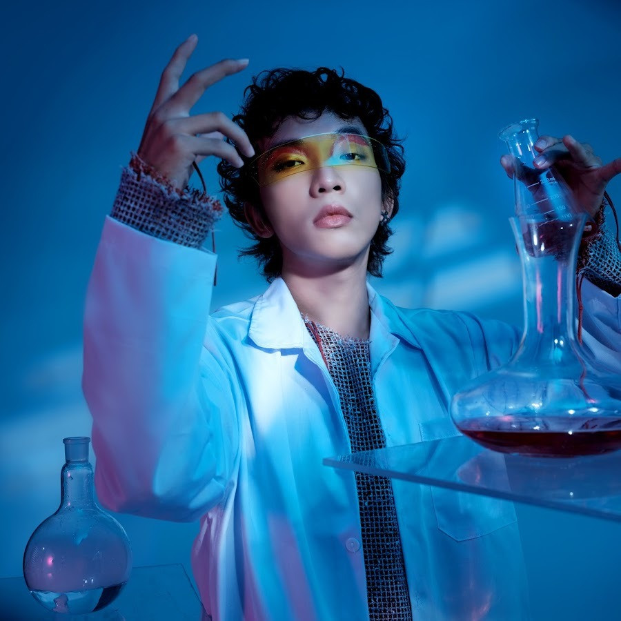 Nhiều hiện tượng mạng tự tay “bóp” hit thành “thảm họa”. Ảnh: Internet.