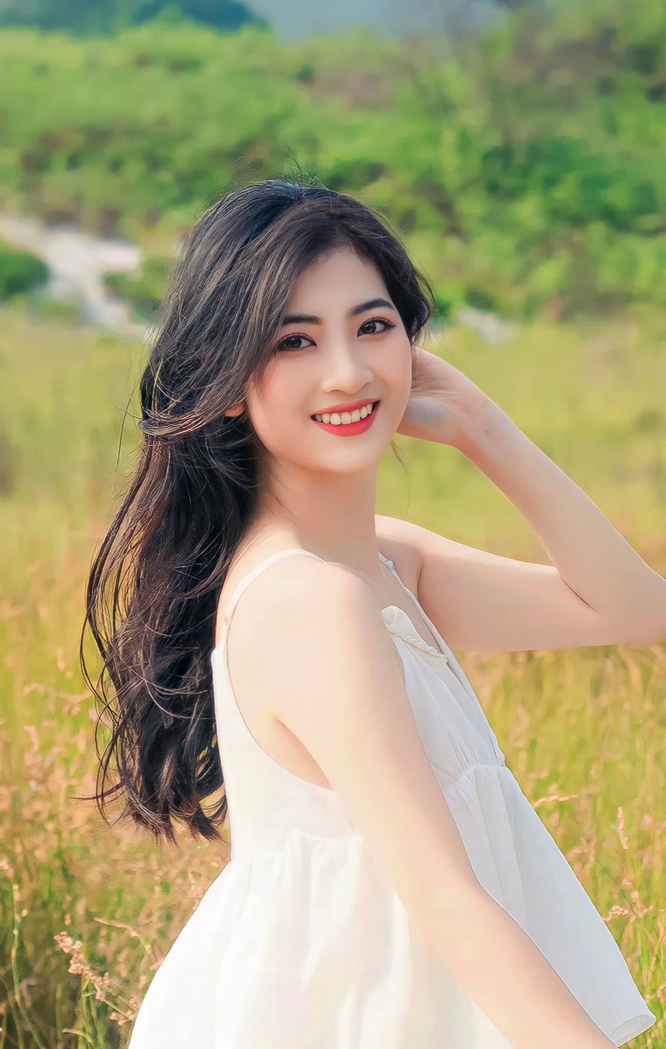 Nữ diễn viên chia sẻ: “Phim chiếu mọi người nói tôi bên ngoài hiền lành mà lên phim đanh đá thế”. Cô nhận giữa mình và nhân vật có điểm chung duy nhất, đều là người trẻ với tinh thần cố gắng làm việc hết mình, luôn hướng về gia đình và mong muốn cuộc sống tốt đẹp hơn.