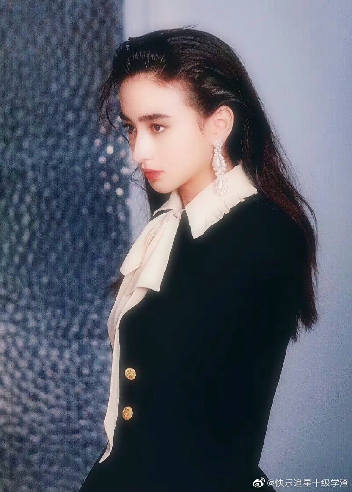 Ngôi sao gen Z được đánh giá cao cả về ngoại hình lẫn diễn xuất. Ảnh: Weibo. Ngôi sao gen Z được đánh giá cao cả về ngoại hình lẫn diễn xuất. Ảnh: Weibo.