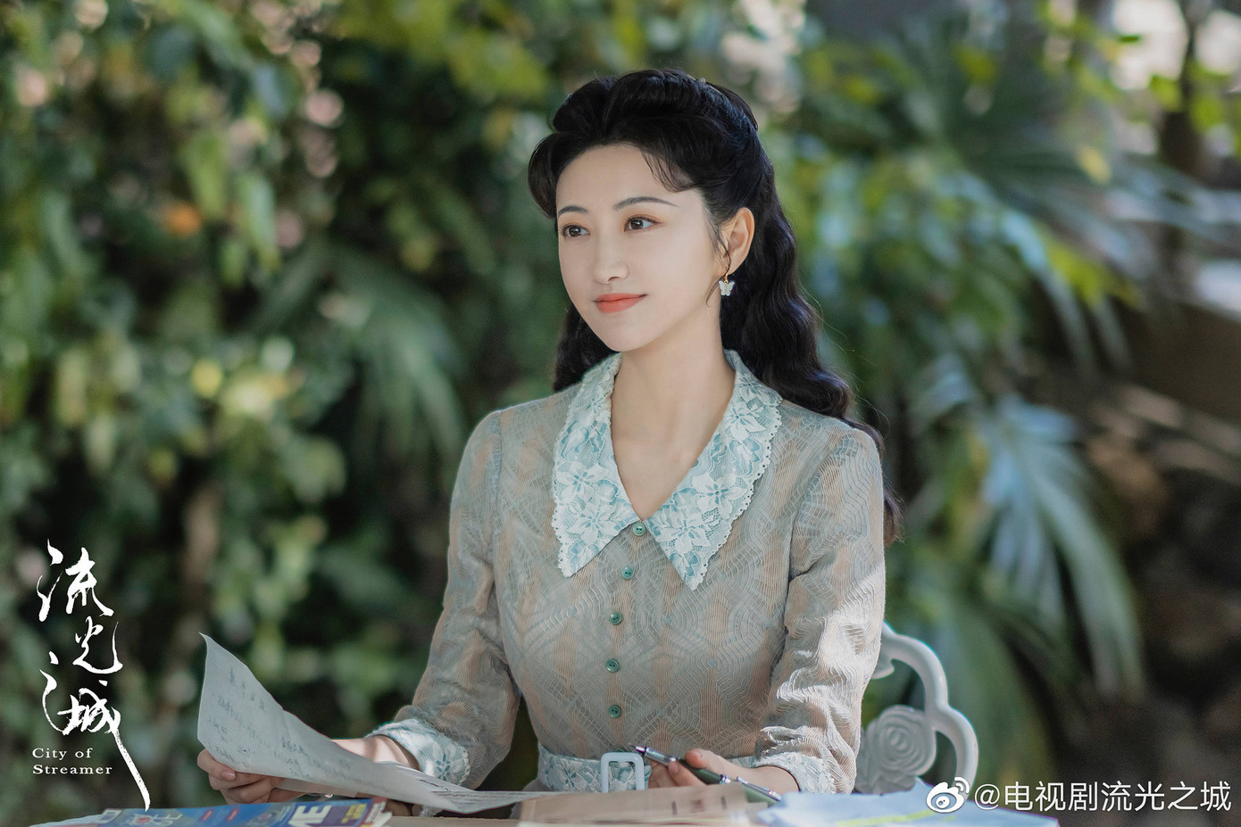 Theo phóng viên Lý Vi Ngao, người vạch trần hành vi của Trương Kế Khoa những ngày này cho hay Cảnh Điềm đã chi 10 triệu NDT (1,45 triệu USD) cho người yêu cũ trả nợ. Hơn thế, bố mẹ nữ diễn viên còn bị lừa chuyển tiền hỗ trợ Trương Kế Khoa mua biệt thự để chuẩn bị cho đám cưới. Theo phóng viên Lý Vi Ngao, người vạch trần hành vi của Trương Kế Khoa những ngày này cho hay Cảnh Điềm đã chi 10 triệu NDT (1,45 triệu USD) cho người yêu cũ trả nợ. Hơn thế, bố mẹ nữ diễn viên còn bị lừa chuyển tiền hỗ trợ Trương Kế Khoa mua biệt thự để chuẩn bị cho đám cưới.