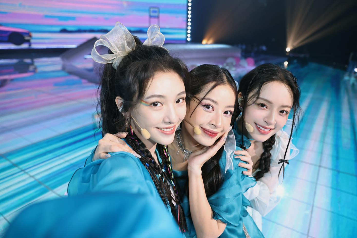 Duy trì kết quả khả quan, Chi Pu tiến đến công diễn 3, chung đội với Ngô Thiến và Lý Sa Mân Tử diễn ca khúc Muốn đi biển. Cô gặp khó khăn trong cách phát âm tiếng Trung bởi bài hát có nhịp độ nhanh. Trong hậu trường, cô bật khóc vì áp lực. Lần thi đấu này nhận được nhiều phản hồi tích cực nhưng điểm số của tiết mục không cao, đội của Chi Pu nhận được 796 điểm, đứng thứ 5/6 đội.