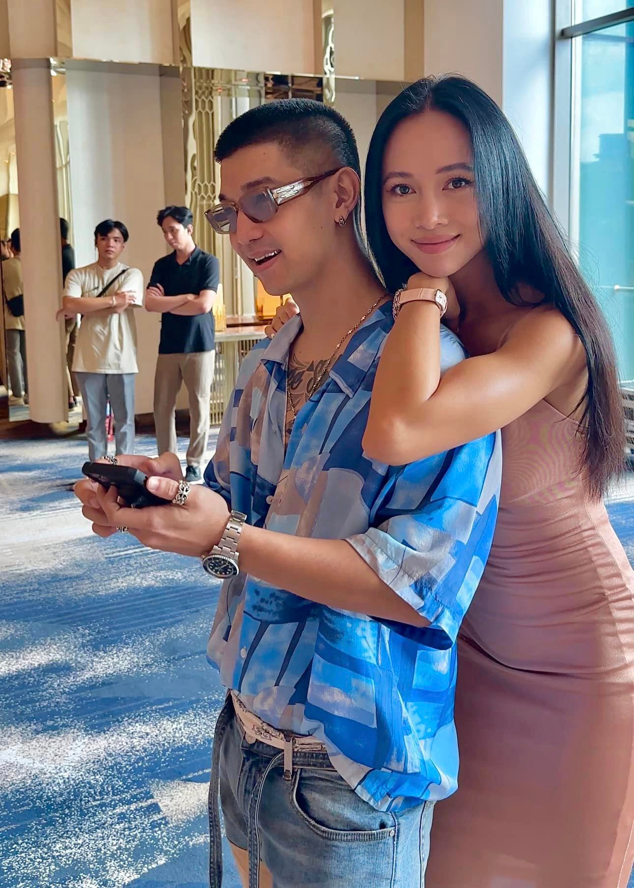 Cường Seven sinh năm 1990, quê Hà nội. Anh nổi lên với hình tượng hot boy trong giới trẻ, là rapper xuất thân từ nhóm SpaceSpeaker, gây chú ý với chuyện tình của Chi Pu, Mlee. Anh được biết đến với nhiều vai trò, là vũ công, diễn viên, tham gia một số phim điện ảnh như Truy sát, Lôi báo, Yolo, Người bất tử…