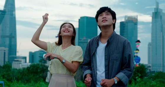 Vai diễn bác sĩ của Khả Ngân trong phim mới khiến khán giả liên tưởng đến hình tượng trong Hậu duệ mặt trời bản Việt. Ảnh: MXH. Vai diễn bác sĩ của Khả Ngân trong phim mới khiến khán giả liên tưởng đến hình tượng trong Hậu duệ mặt trời bản Việt. Ảnh: MXH.