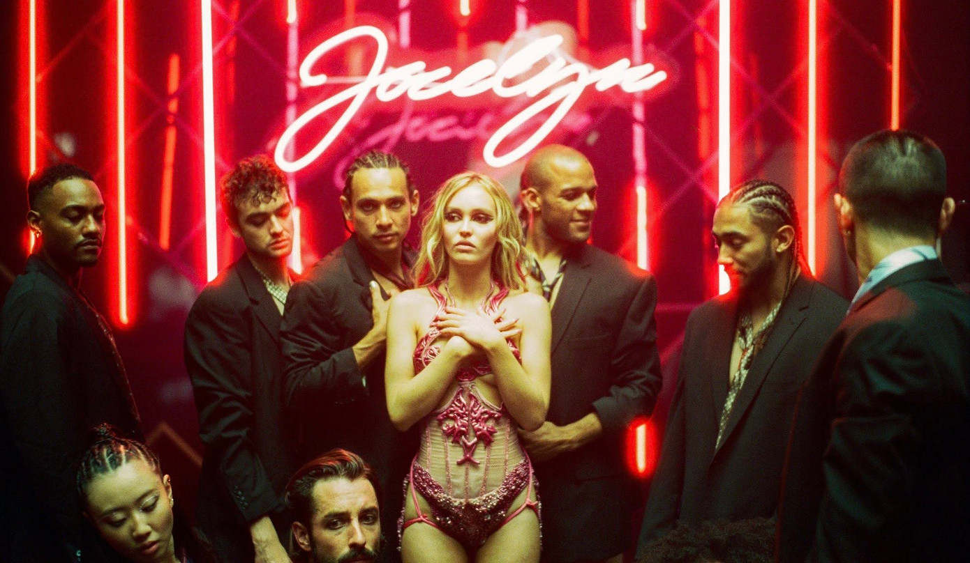 Jennie chỉ xuất hiện thoáng qua trong cảnh nhảy và sau đó cô được thay thế bằng vũ công châu Á khác. Ảnh: HBO.