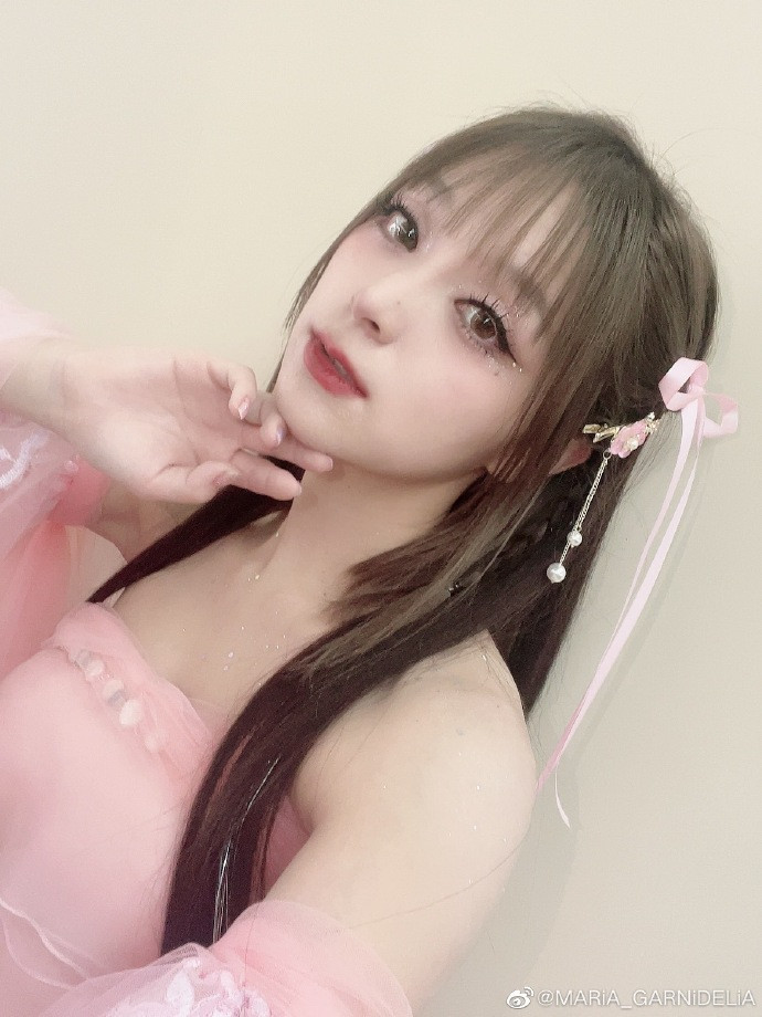 Maria sinh năm 1992, tên đầy đủ là Maria Mai Mizuhashi, bắt đầu sự nghiệp ca hát trong nhóm nhạc Harajuku BJ Girls (tên khác là Chix Chicks). Thời gian hoạt động trong nhóm, Maria có nhiều ca khúc quảng bá cho các bộ anime như Brand New Morning (phim Kamisama Kazoku), Dream Maiden (phim Dōjin Work), Kaze no Message và Message of the Wind - bài hát chủ đề Pokémon: Diamond and Pearl.