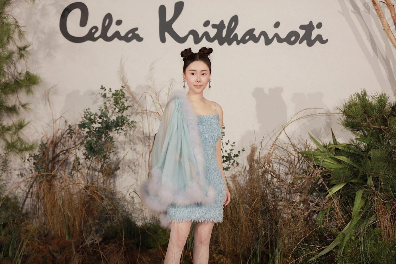 Khi còn sống, người mẫu 28 tuổi được khen ngợi phong cách thời trang. Truyền thông xứ Cảng thơm viết về Abby Choi: “Cô ấy là người không ngừng tạo cảm hứng và luôn thử sức những phong cách mới”.