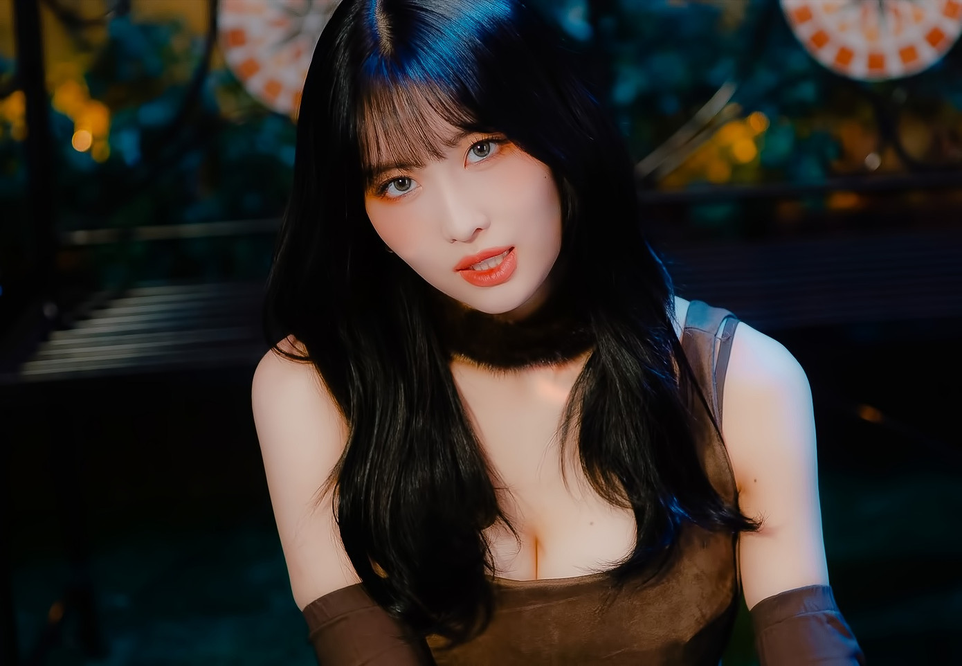 Hình ảnh trên MV của Momo.