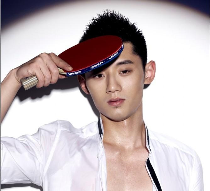 Ngày 1/4, khi truyền thông liên lạc với Trương Kế Khoa qua điện thoại, anh phủ nhận chuyện nợ nần cũng như phát tán video riêng tư. Nhưng khi phóng viên hỏi chi tiết, anh vội vàng cúp máy. Phía phòng làm việc của cựu vận động viên trước đó cũng lên văn bản phủ nhận và nói đang thu thập bằng chứng bảo vệ quyền lợi cho Trương Kế Khoa.