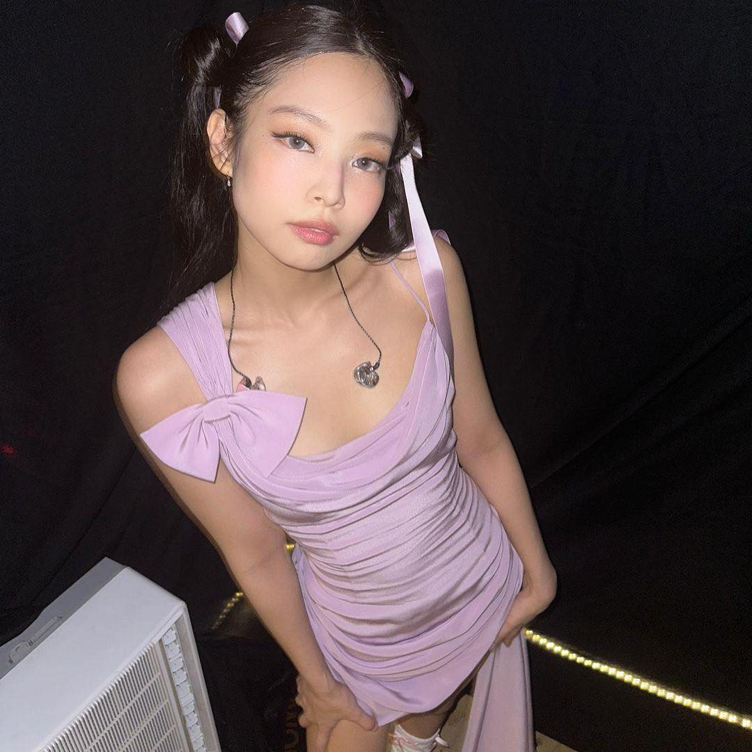 Jennie gửi lời nhắn nhủ tới người hâm mộ: “Hà Nội Việt Nam, cảm ơn các bạn rất nhiều vì hai đêm tuyệt vời” – cô viết. Sau concert tại Việt Nam, nhiều người hâm mộ quốc tế đồng loạt tìm kiếm bài hát See tình vì được Jennie lăng xê. Jennie gửi lời nhắn nhủ tới người hâm mộ: “Hà Nội Việt Nam, cảm ơn các bạn rất nhiều vì hai đêm tuyệt vời” – cô viết. Sau concert tại Việt Nam, nhiều người hâm mộ quốc tế đồng loạt tìm kiếm bài hát See tình vì được Jennie lăng xê.