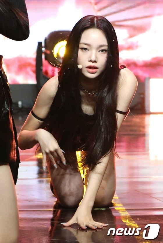 Thời điểm quảng bá cho ca khúc Tick Tick Boom, nhóm nhạc nữ CLASS:y tạo tranh luận khi theo đuổi phong cách gợi cảm, biểu diễn vũ đạo sexy khi có nhiều thành viên đang học cấp 2, chỉ 14, 15 tuổi. Ảnh: News1. Thời điểm quảng bá cho ca khúc Tick Tick Boom, nhóm nhạc nữ CLASS:y tạo tranh luận khi theo đuổi phong cách gợi cảm, biểu diễn vũ đạo sexy khi có nhiều thành viên đang học cấp 2, chỉ 14, 15 tuổi. Ảnh: News1.