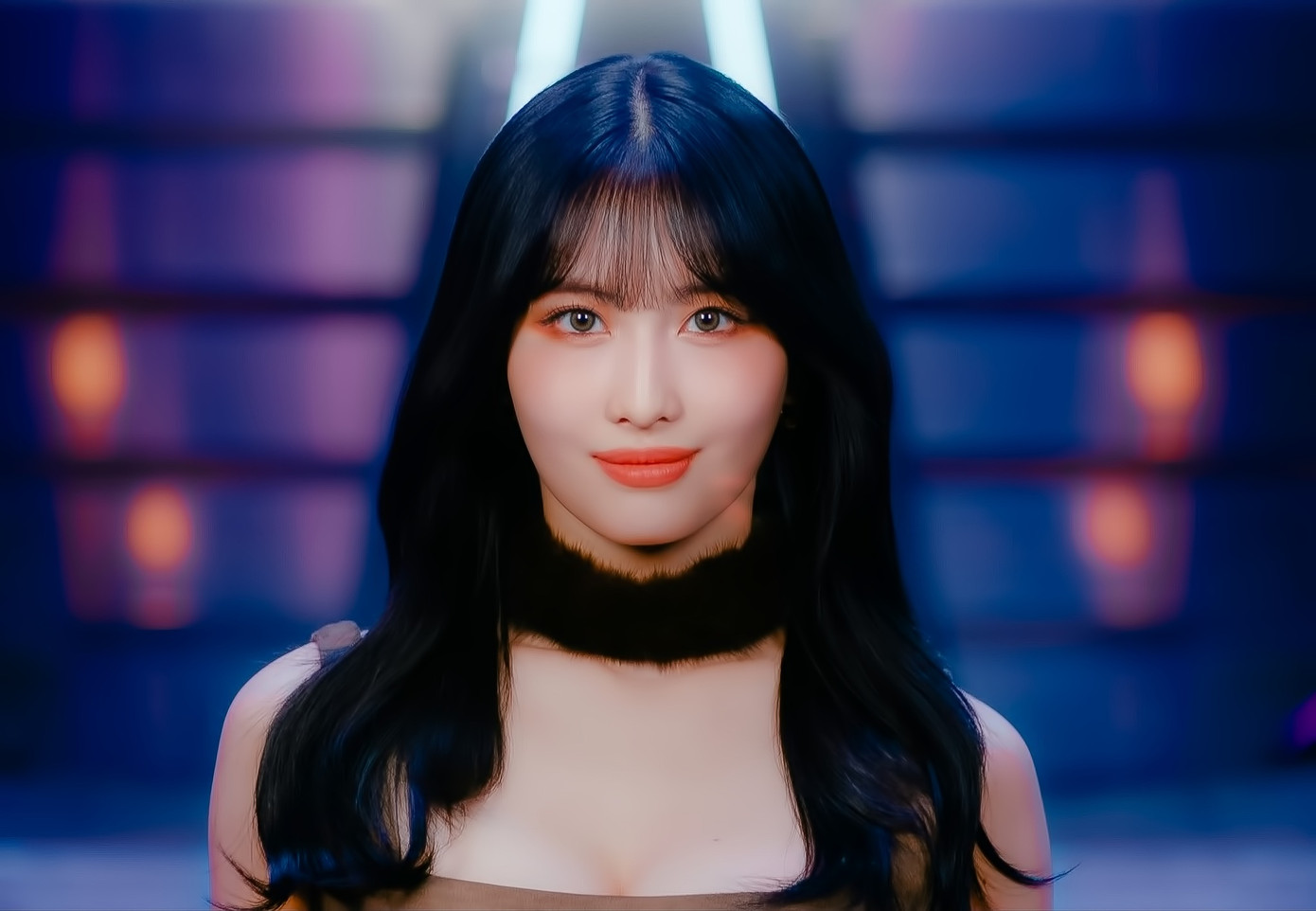 Hình ảnh trên MV của Momo.