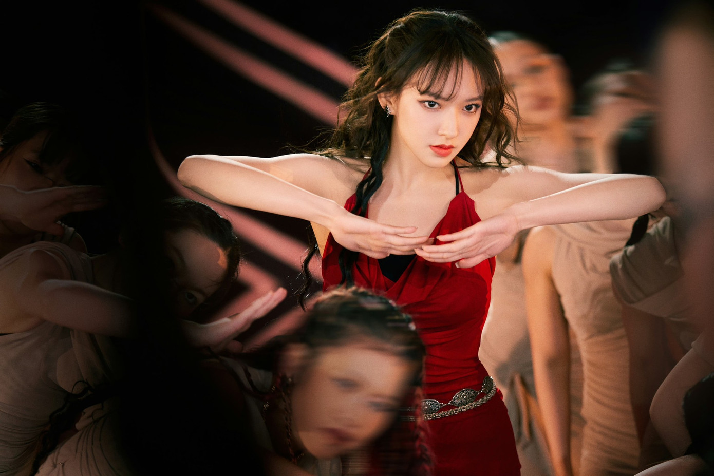 Có được danh tiếng nhất định, Trình Tiêu quay trở về quê nhà Trung Quốc gây dựng sự nghiệp. Cô chủ yếu tham gia các chương trình giải trí, làm giám khảo khách mời và đóng phim. Tuy nhiên, người đẹp sinh năm 1998 bị nhận xét là “bình hoa di động” bởi diễn xuất hạn chế, đơ cứng, nhiều khán giả cho rằng cô thiết sót trong biểu cảm khuôn mặt và cách thoại. Có được danh tiếng nhất định, Trình Tiêu quay trở về quê nhà Trung Quốc gây dựng sự nghiệp. Cô chủ yếu tham gia các chương trình giải trí, làm giám khảo khách mời và đóng phim. Tuy nhiên, người đẹp sinh năm 1998 bị nhận xét là “bình hoa di động” bởi diễn xuất hạn chế, đơ cứng, nhiều khán giả cho rằng cô thiết sót trong biểu cảm khuôn mặt và cách thoại.