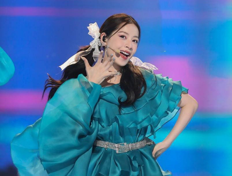 Chi Pu trong công diễn 3 show Đạp gió 2023. Ảnh: Weibo. Chi Pu trong công diễn 3 show Đạp gió 2023. Ảnh: Weibo.