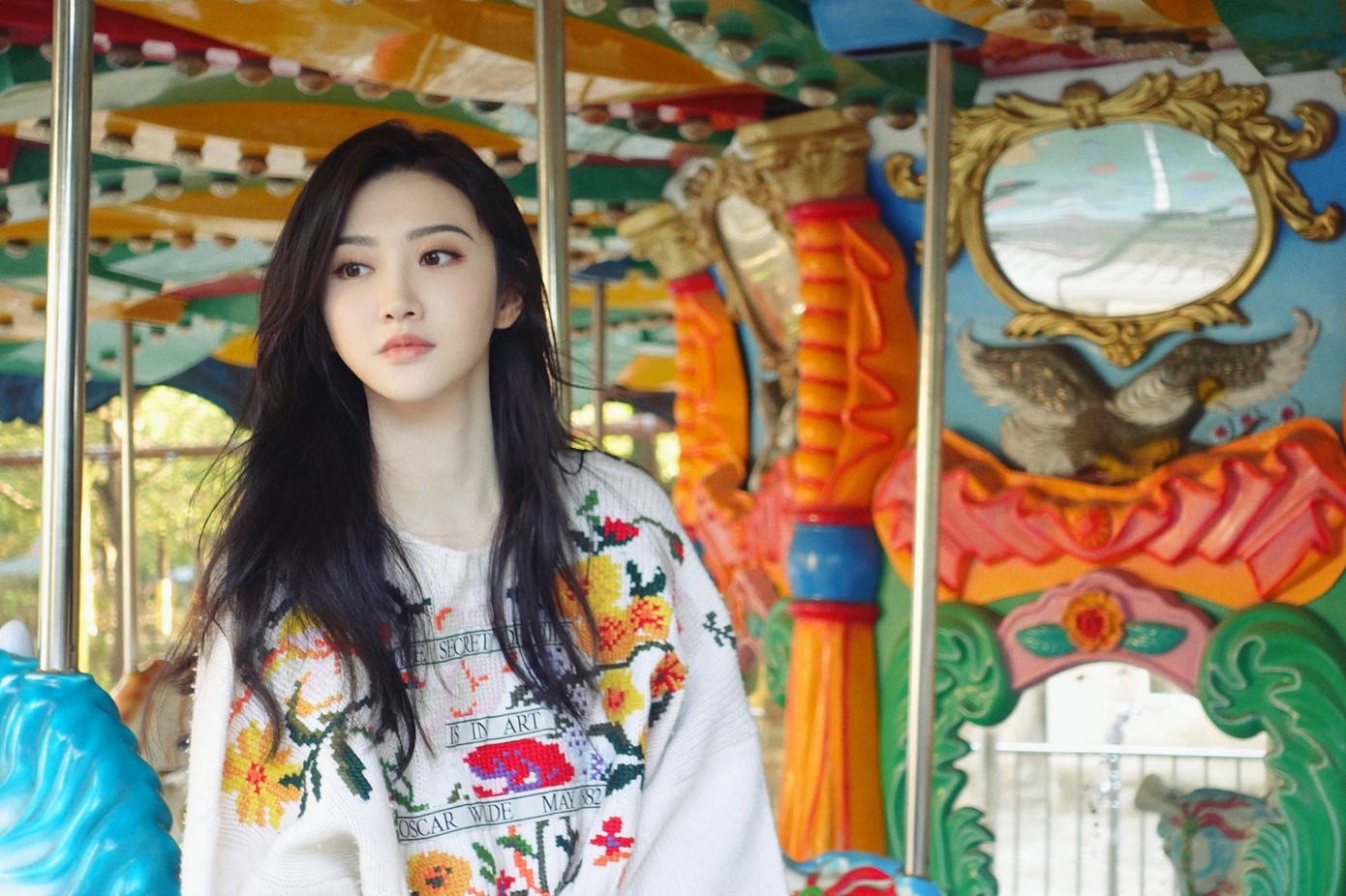 Nhiều thông tin cho hay Trương Kế Khoa không ít lần bòn rút tiền của Cảnh Điềm vì thói cờ bạc, dùng ảnh riêng tư tống tiền khiến Cảnh Điềm sống khổ sở. Nữ diễn viên trải lòng rằng cô phải nghỉ đóng phim hơn 1 năm vì có nhiều áp lực tâm lý, cô như nghẹt thở, sống trong bóng tối u uất vì phải đối mặt với một số chuyện. Cộng động mạng suy đoán lời nói của Cảnh Điềm có liên quan đến việc bị bạn trai cũ lợi dụng. Nhiều thông tin cho hay Trương Kế Khoa không ít lần bòn rút tiền của Cảnh Điềm vì thói cờ bạc, dùng ảnh riêng tư tống tiền khiến Cảnh Điềm sống khổ sở. Nữ diễn viên trải lòng rằng cô phải nghỉ đóng phim hơn 1 năm vì có nhiều áp lực tâm lý, cô như nghẹt thở, sống trong bóng tối u uất vì phải đối mặt với một số chuyện. Cộng động mạng suy đoán lời nói của Cảnh Điềm có liên quan đến việc bị bạn trai cũ lợi dụng.