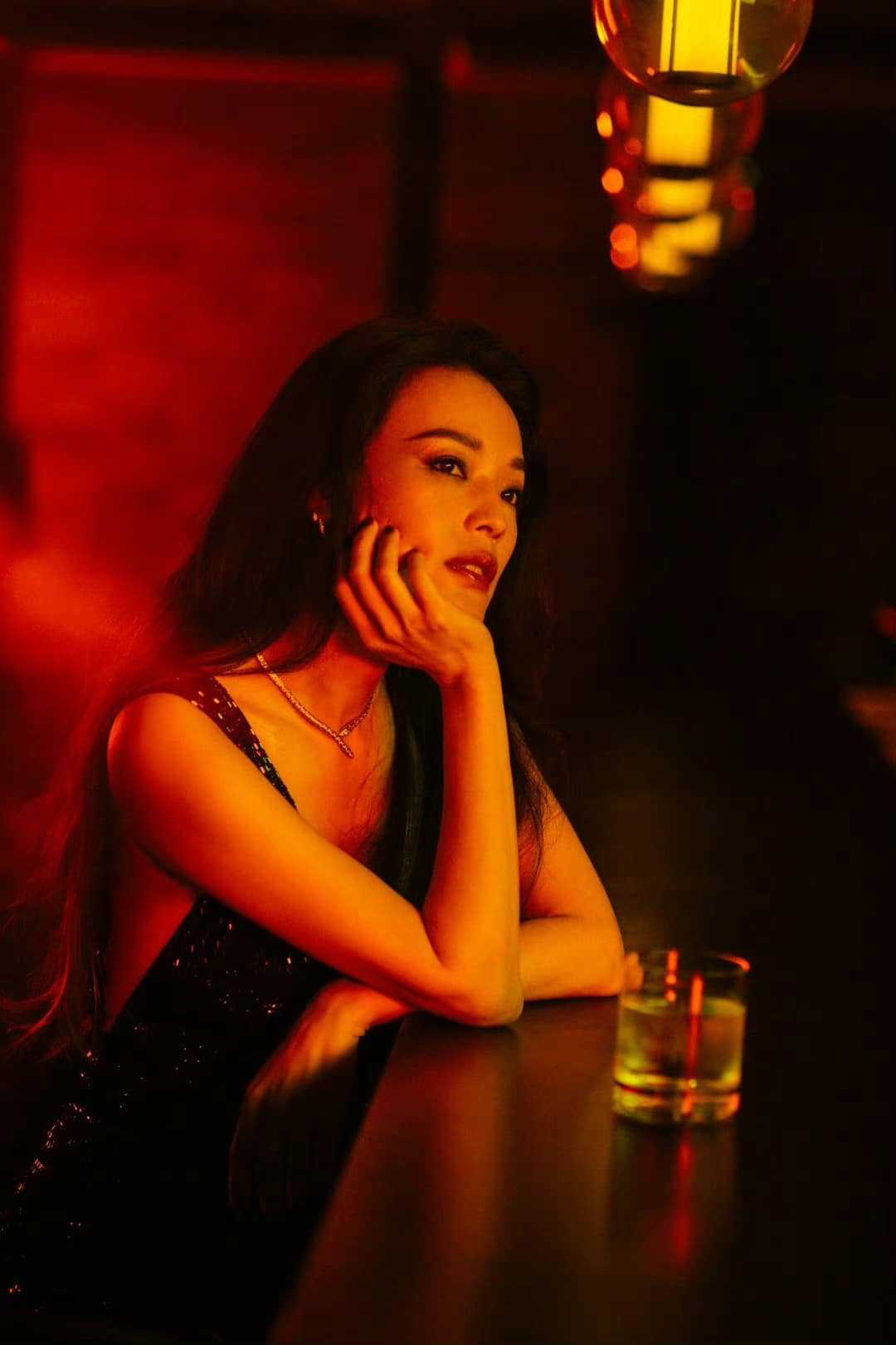 Người đẹp Nhiếp Ẩn Nương duy trì sức hút, độ nổi tiếng. Cô vừa trở thành đại sứ của nhà mốt Michael Kors hồi đầu tháng 3, xuất hiện trên tạp chí T Magazine. Người đẹp Nhiếp Ẩn Nương duy trì sức hút, độ nổi tiếng. Cô vừa trở thành đại sứ của nhà mốt Michael Kors hồi đầu tháng 3, xuất hiện trên tạp chí T Magazine.