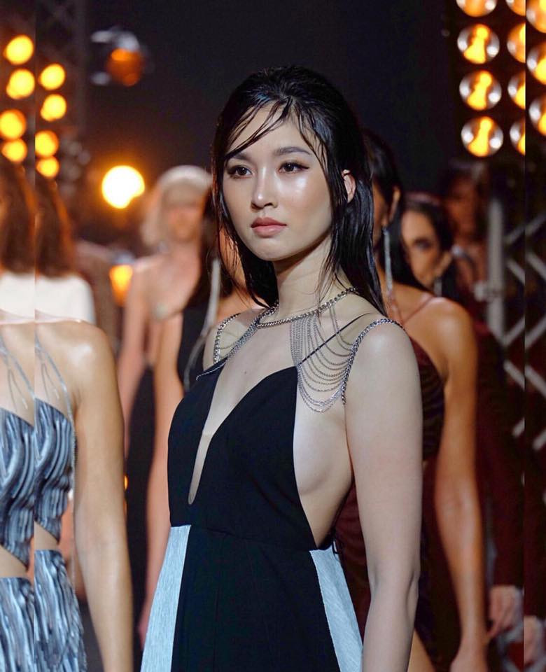 Sắc vóc Nong Poy hoàn thiện theo thời gian, nhiều người nói không thể nhìn ra nét nam tính nào từ cô. Thành công của mỹ nhân sinh năm 1986 trở thành nguồn cảm hứng cho cộng đồng LGBT.