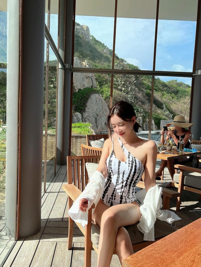 Người mẫu nổi tiếng xứ Kim chi là Kim Jeong Yeon dành thời gian tận hưởng tại hai resort đắt đỏ tại Nha Trang.