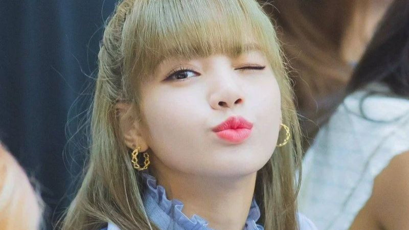 Lisa (BlackPink). Lisa (BlackPink).